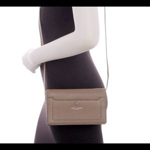 Marc Jacob’s city wallet crossbody bag